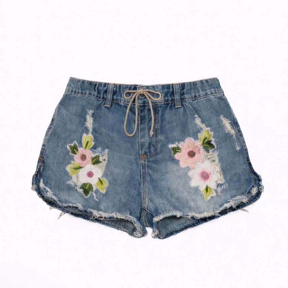 🌸 Sadie & Sage Embroidered Distressed Bloomer Shorts